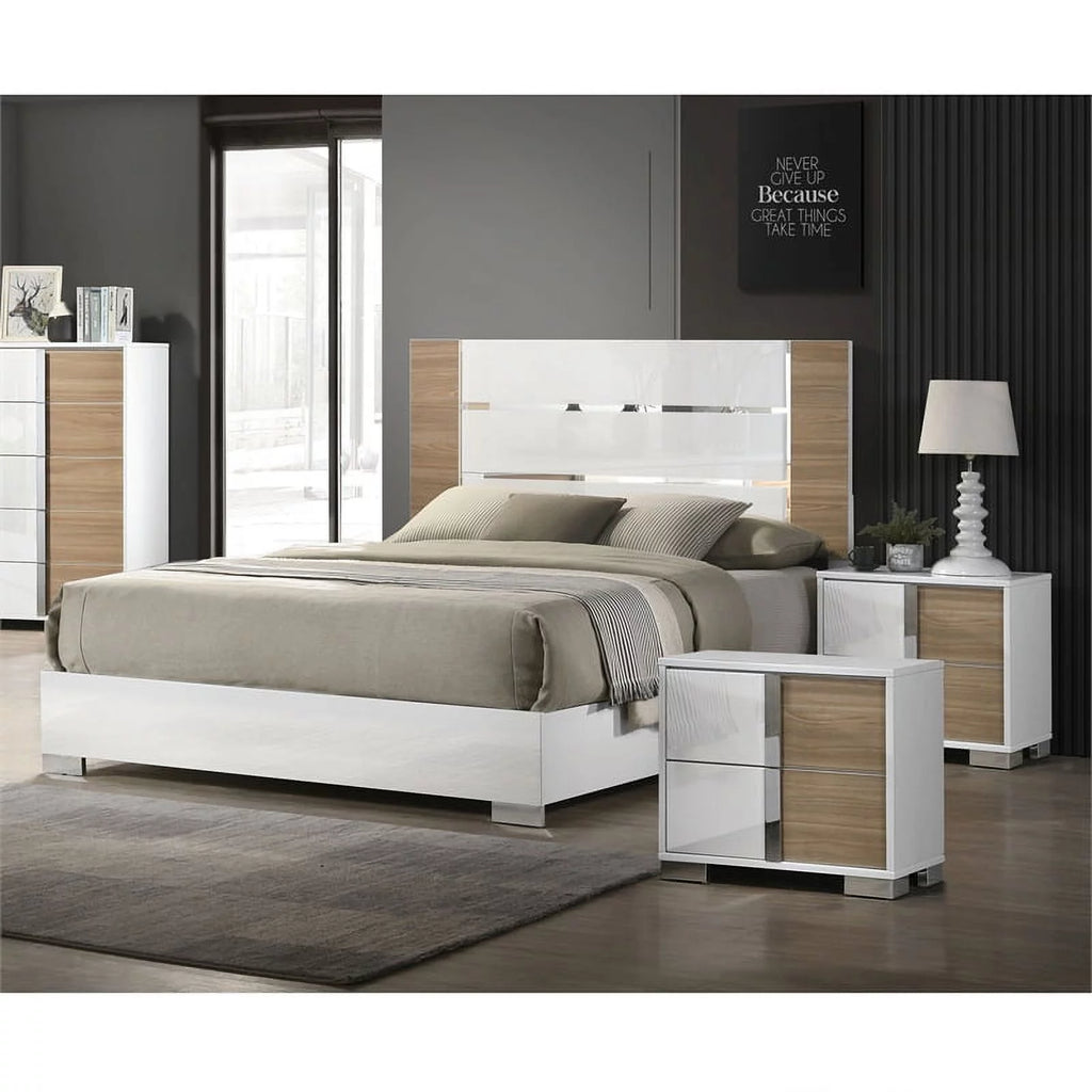 White Wood 3pc Queen Bedroom Set with 2 Nightstands I3654