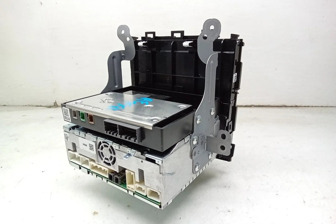 18 2018 Subaru XV Crosstrek Radio Receiver w/ Navigation OEM M1673