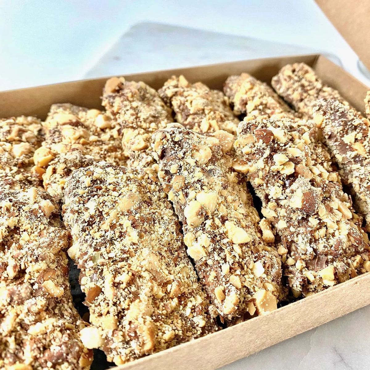 English Toffee Candy with Dark Chocolate and Roasted Almonds T145109