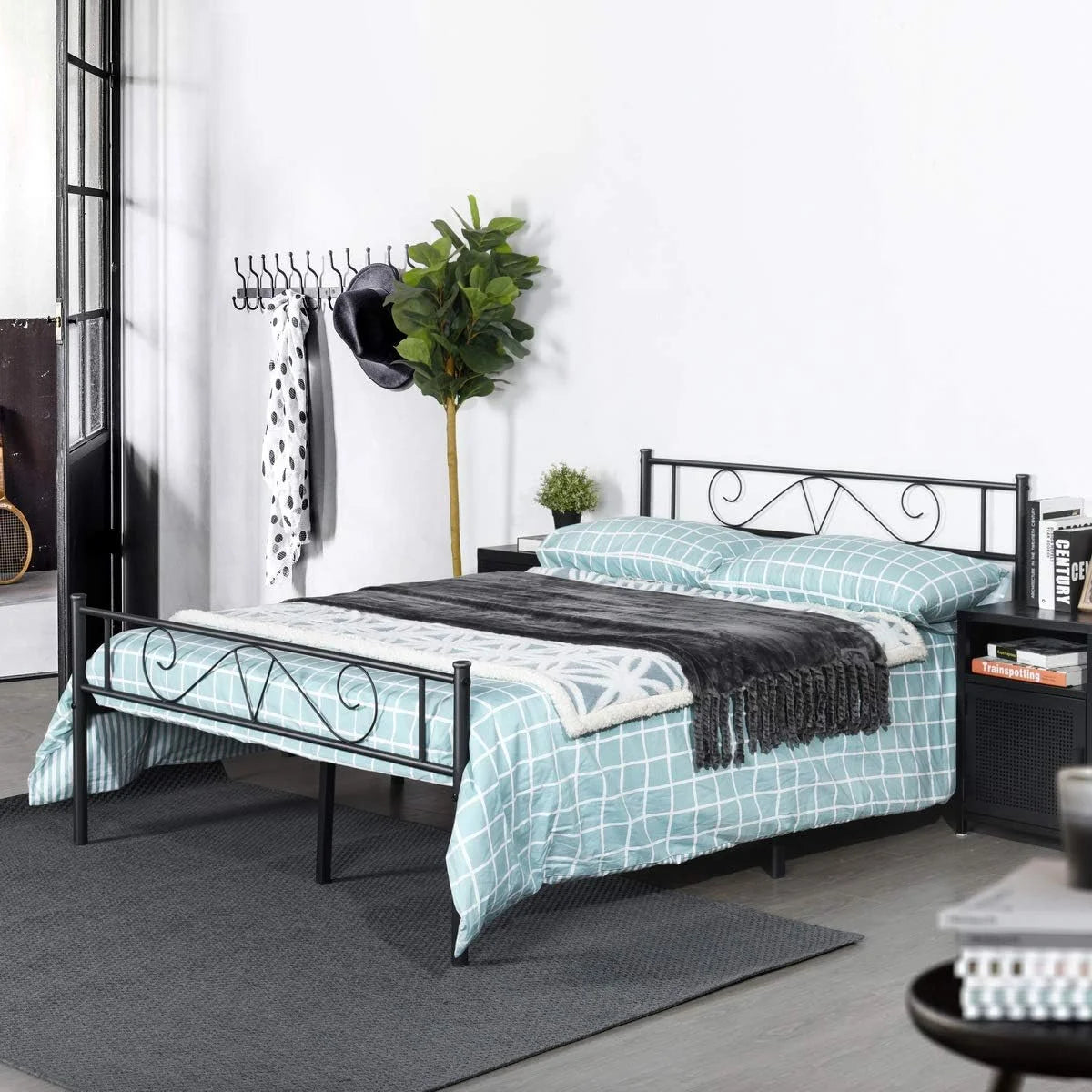 Queen Size Metal Platform Bed Frame with Headboard S932605