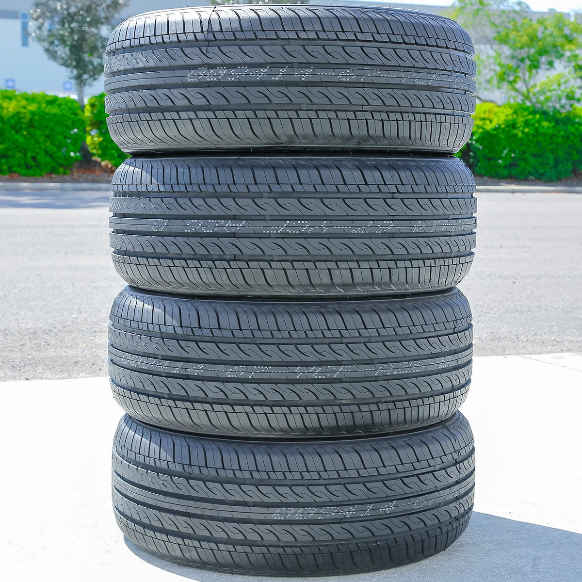 215/70R15 98H All Season Tire D647752
