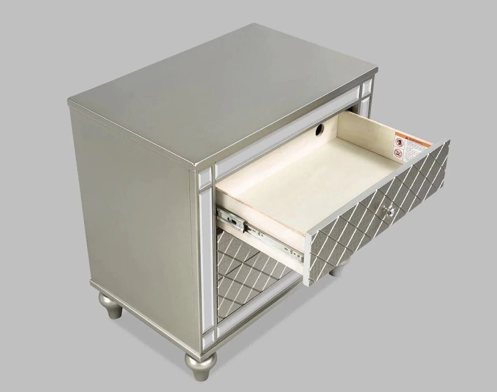 Gray Fabric Queen Size Bed and Nightstand Set V68468