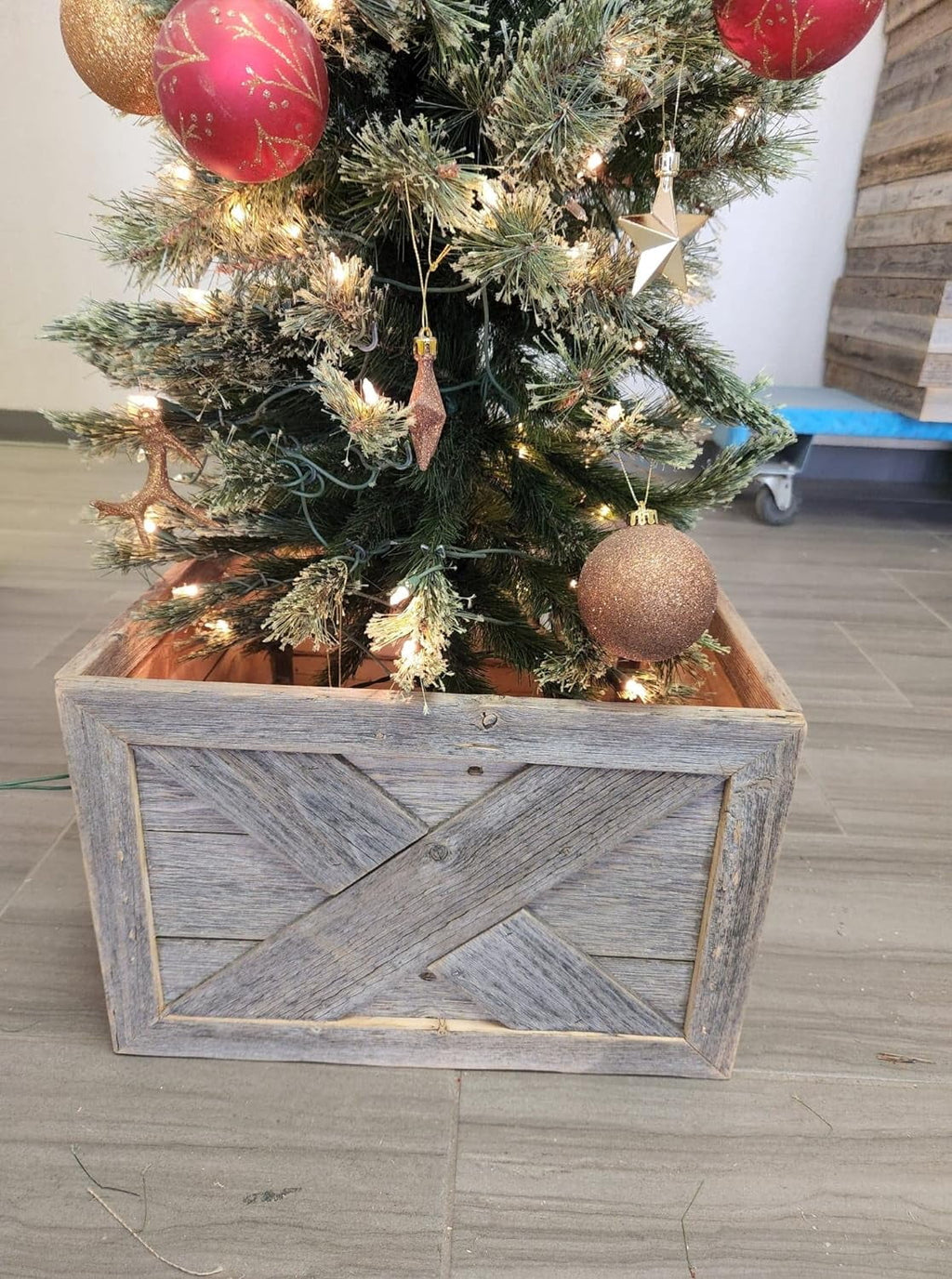 Reclaimed Wood Christmas Tree Collar I903955